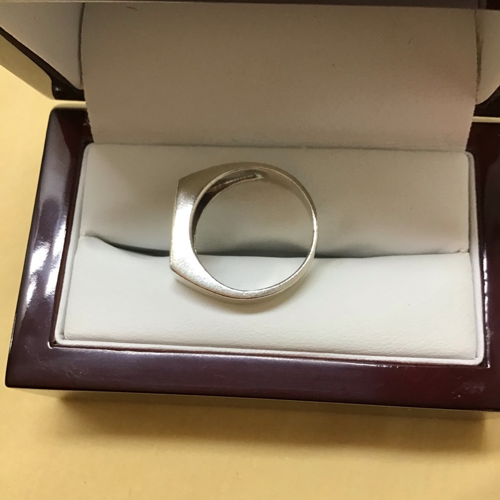 Ring - Picture 6 of 6